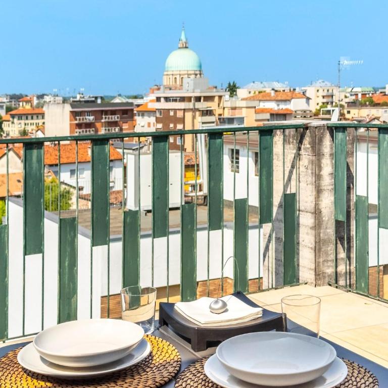 Luminosissimo Attico con Vista Panoramica su Udine - Appartamento con 1 Camera da Letto - 5