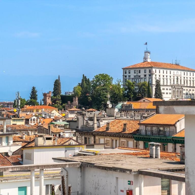 Luminosissimo Attico con Vista Panoramica su Udine - Appartamento con 1 Camera da Letto - 9
