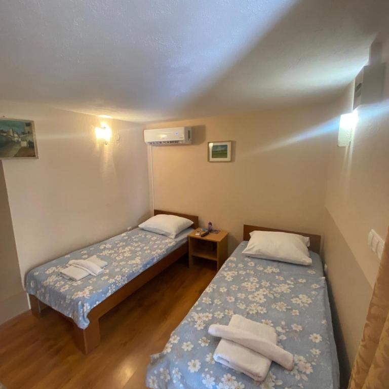 Peaceful Alley - Studio Apartment with One Double Bed - 4