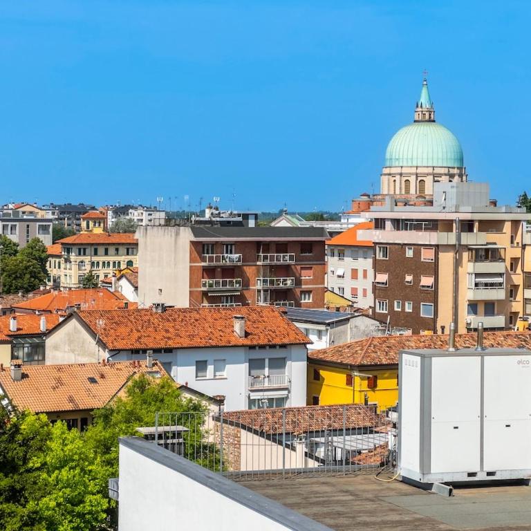 Luminosissimo Attico con Vista Panoramica su Udine - Appartamento con 1 Camera da Letto - 16