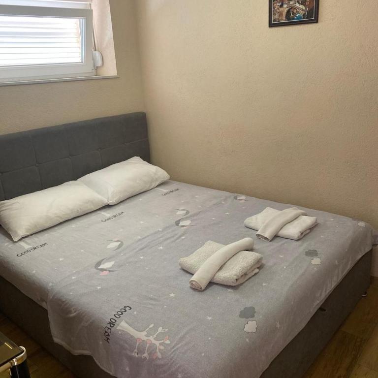 Peaceful Alley - One-Bedroom Apartment - 6