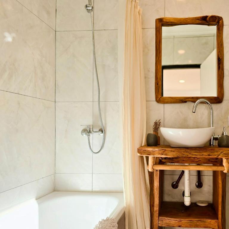 Casa Contenedor de Diseño con Jacuzzi en el Bosque - Casa de 2 dormitorios - 16