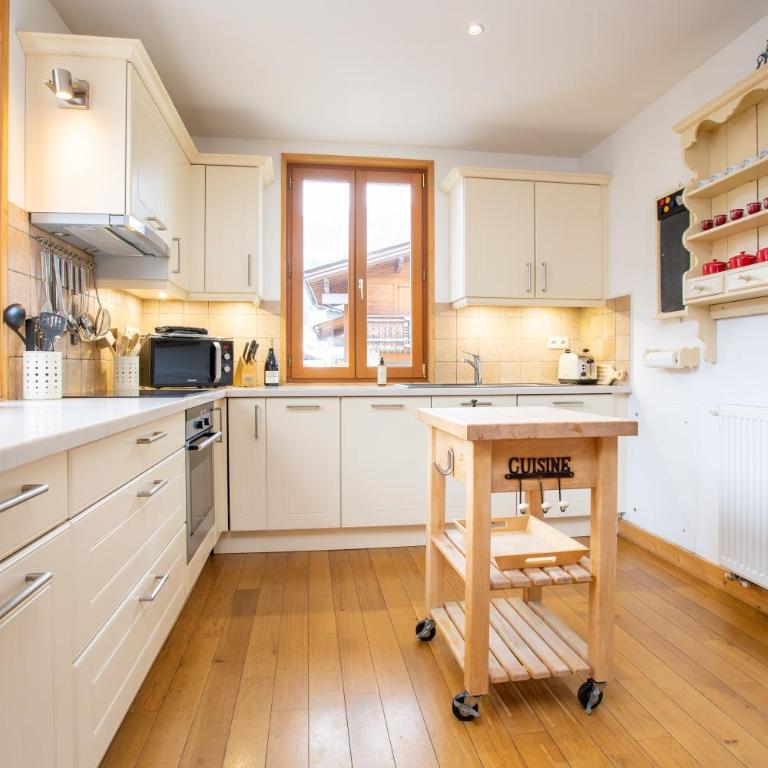 Simply Morzine - Chalet Coeur de Morzine - Superior Chalet - 11