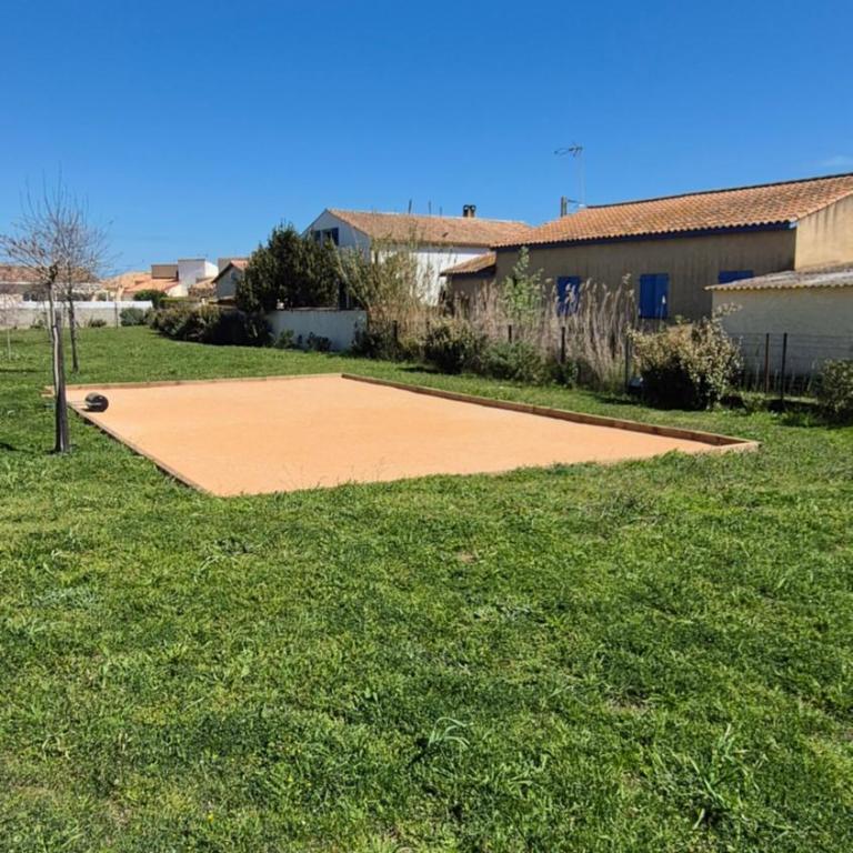 Villa lumineuse au soleil,plage 5',piscine,parking - Three-Bedroom House - 23