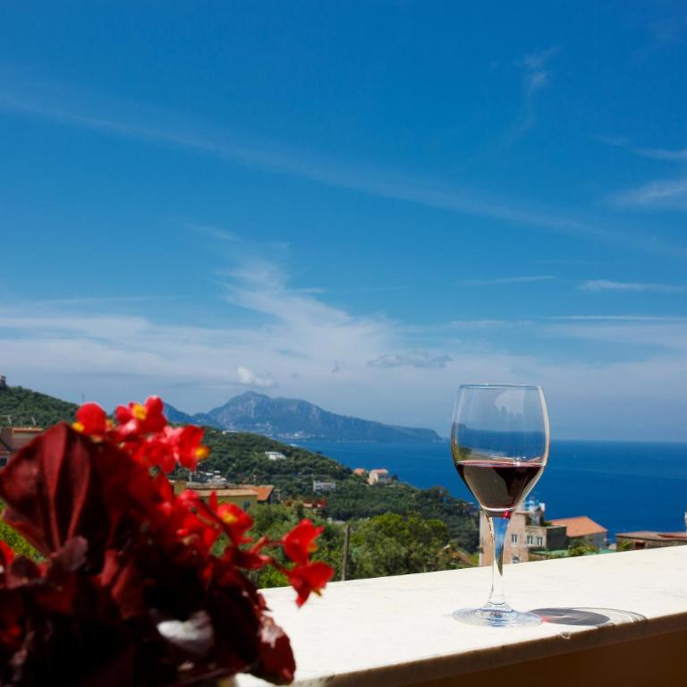 Relais Il Pennino - Camera Matrimoniale con Balcone e Vista Mare - 2