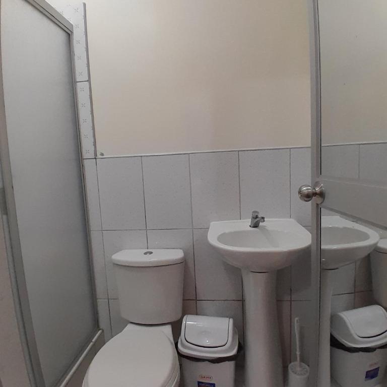 Hospedaje Mary - Habitación Doble con baño privado - 4