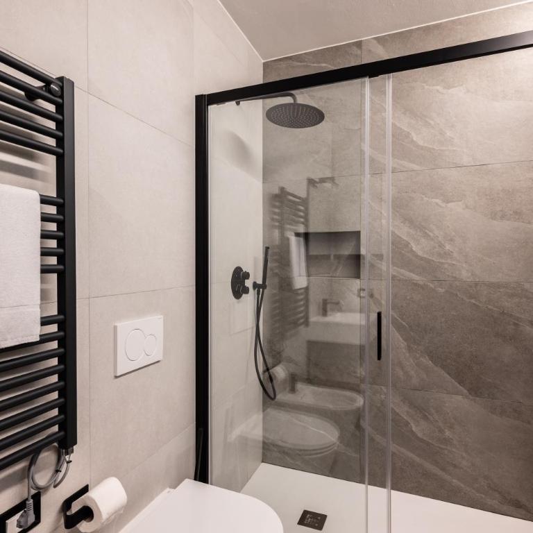 GuestHost - Santo 86 Luxury Rooms - Camera Matrimoniale con Patio - 3