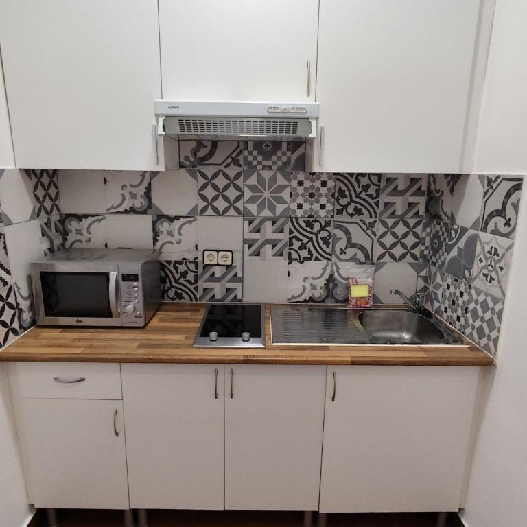 Almona Puente de Barcas - Kainga Homes - Studio with Balcony - 8