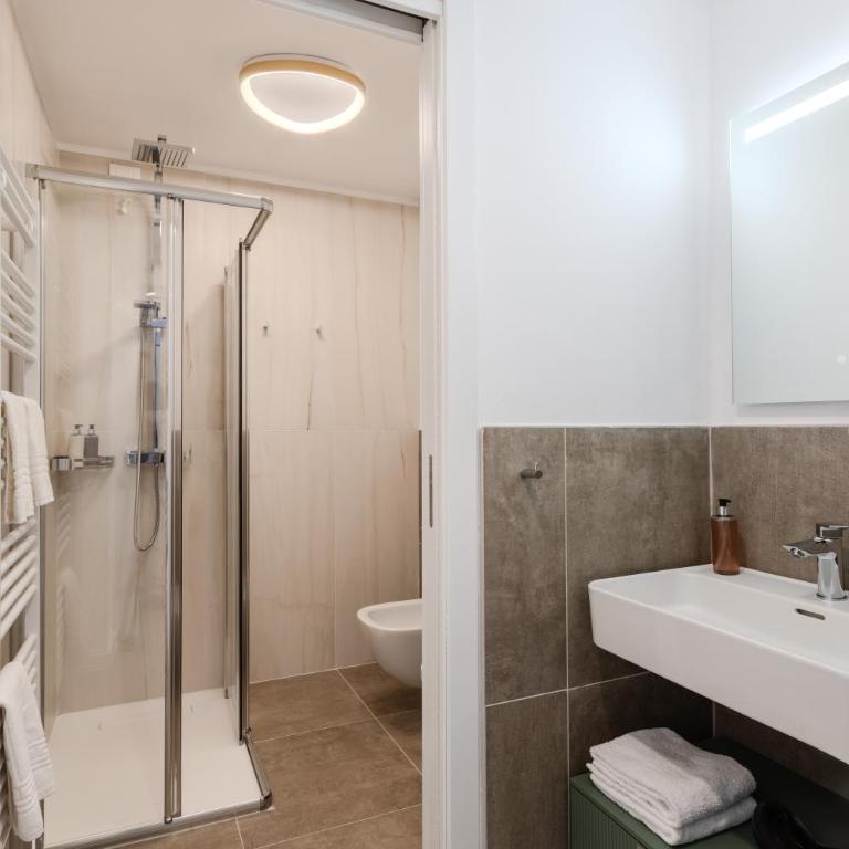 Lumia Living Limone - One-Bedroom Standard Apartment with Garden View - 9