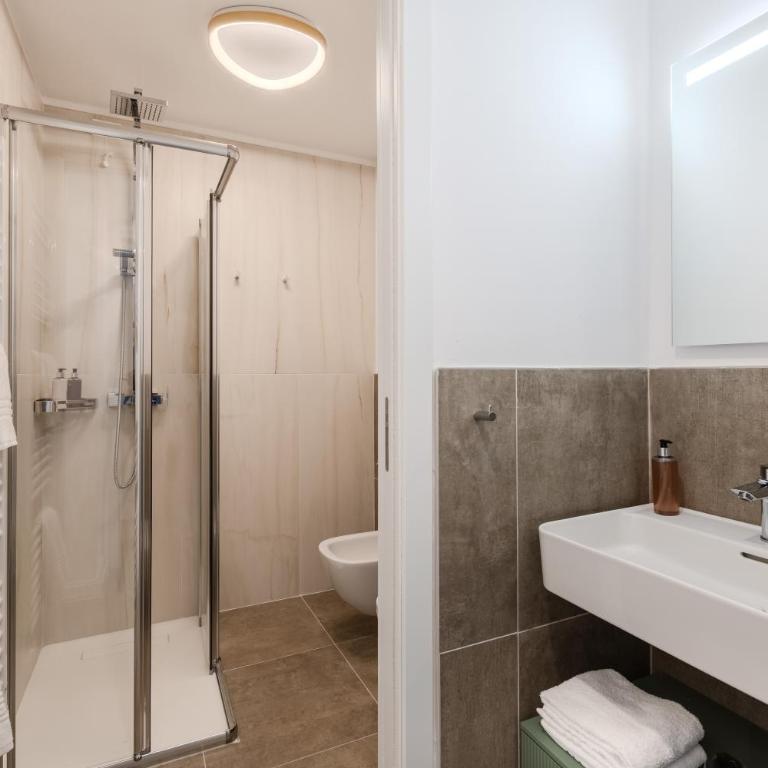 Lumia Living Limone - One-Bedroom Standard Apartment with Garden View - 8