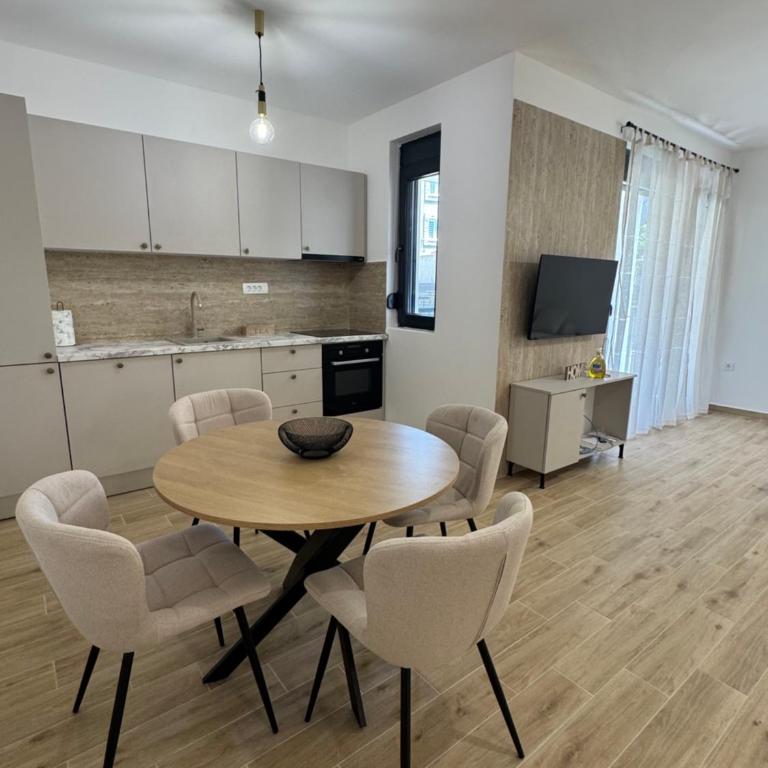 Apartments Svetlana, Igalo - One-Bedroom Apartment with Terrace - 2