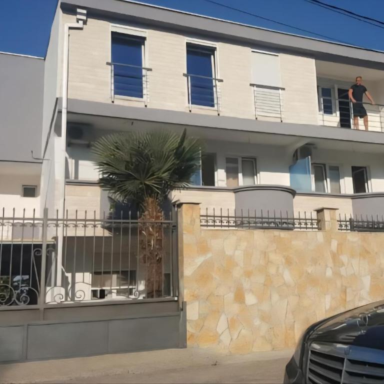 Ekilo - One-Bedroom Apartment with Sea View and Balcony - 1