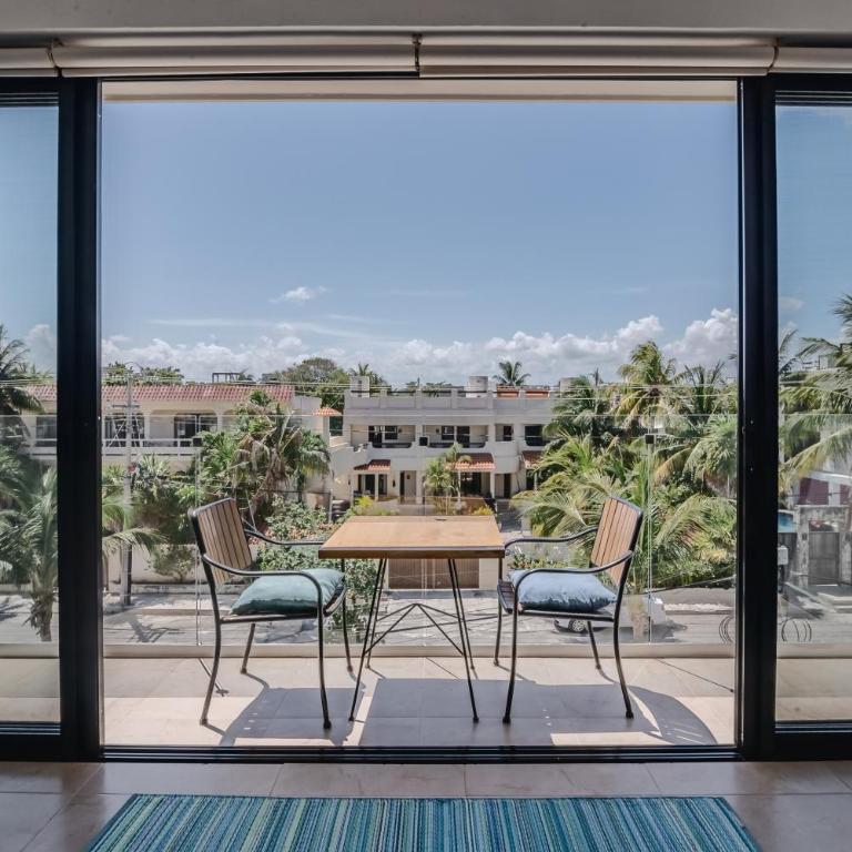 Vela's Condos Ocean Front - One-Bedroom Apartment Street View - 10