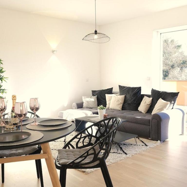 Tolle, geräumige Wohnung in ausgezeichneter Lage - Apartment mit 2 Schlafzimmern - 1