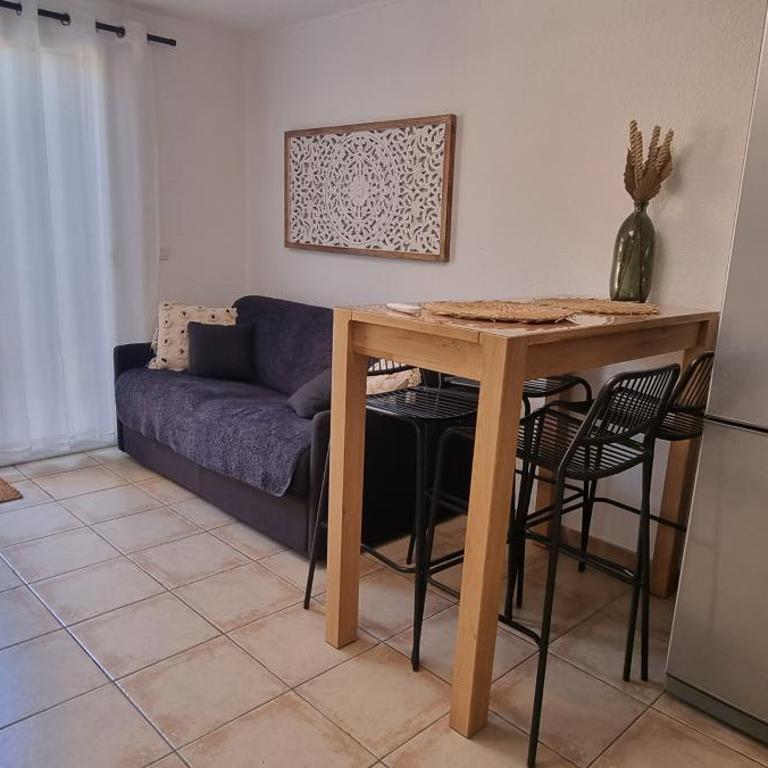 BORD DE MER, 5 min à pied de la plage, WIFI, TRES JOLI APPARTEMENT MAISONNETTE 4 COUCHAGES, - Appartamento con 1 Camera da Letto - 7