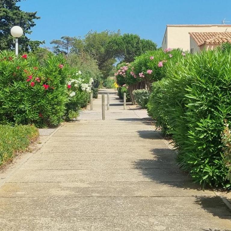 BORD DE MER, 5 min à pied de la plage, WIFI, TRES JOLI APPARTEMENT MAISONNETTE 4 COUCHAGES, - Appartamento con 1 Camera da Letto - 33