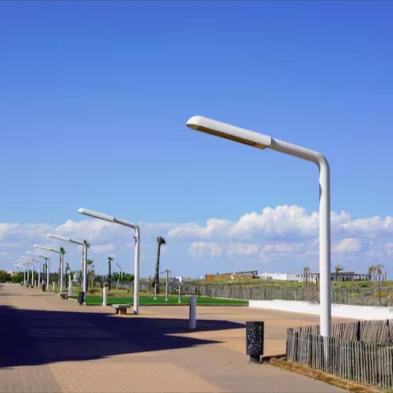 BORD DE MER, 5 min à pied de la plage, WIFI, TRES JOLI APPARTEMENT MAISONNETTE 4 COUCHAGES, - Appartamento con 1 Camera da Letto - 4