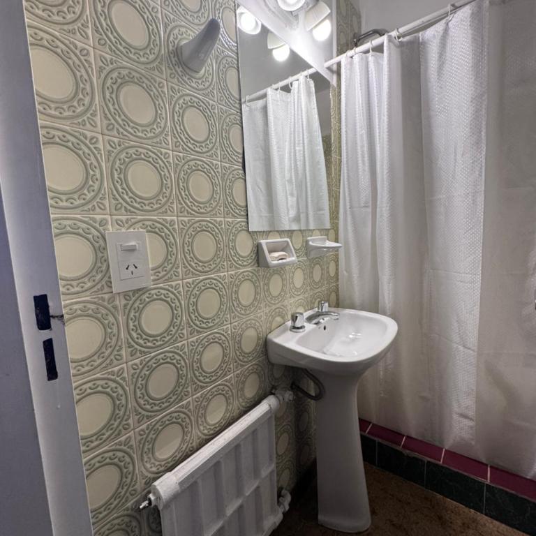 Rolando Beds - Double or Twin Room - 8