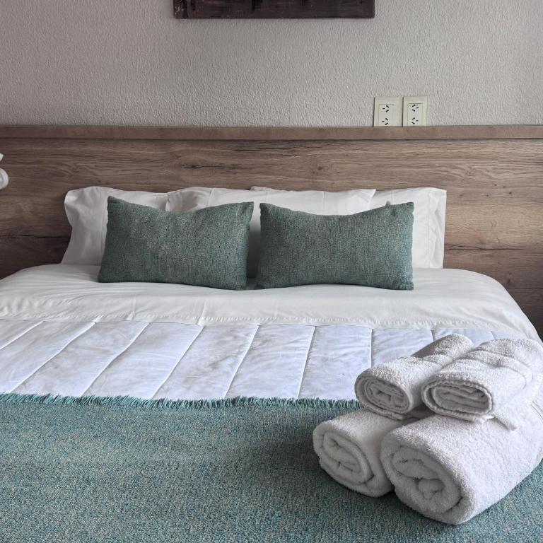 Rolando Beds - Double or Twin Room - 12