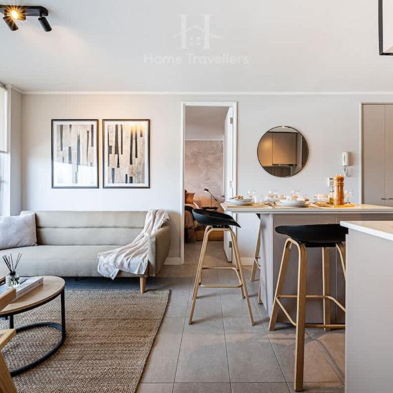 HT Depto Metro Plaza Egana con Estacionamiento - Apartamento - 11