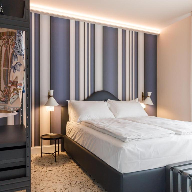 Casa Colombo Apartments - Two-Bedroom Apartment - 7