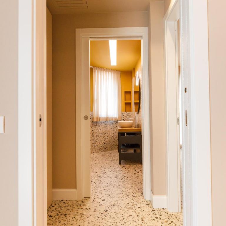 Casa Colombo Apartments - One-Bedroom Apartment - 9