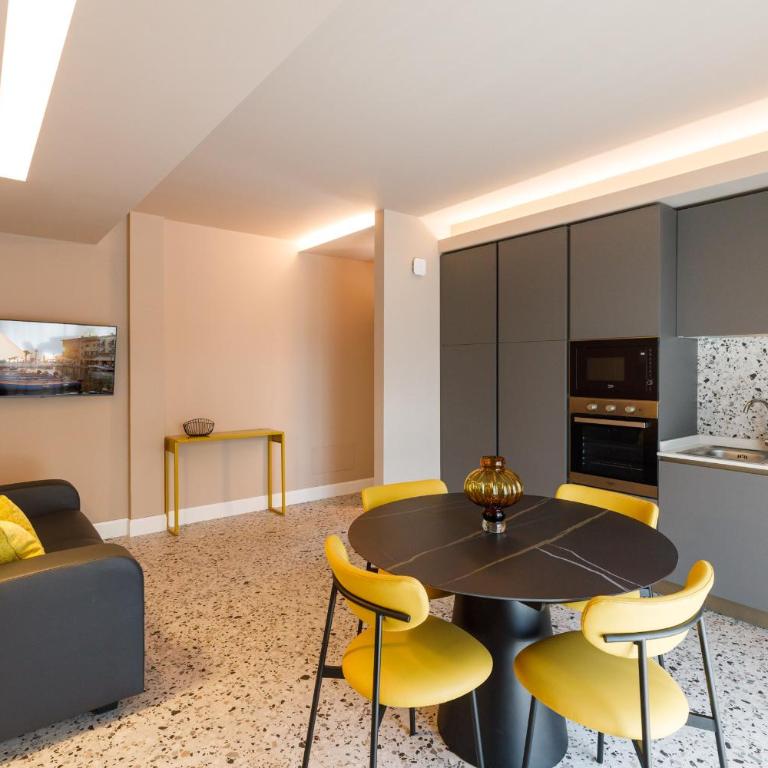 Casa Colombo Apartments - One-Bedroom Apartment - 10