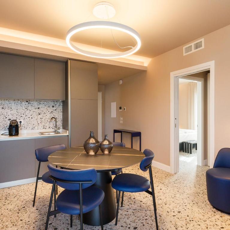 Casa Colombo Apartments - Two-Bedroom Apartment - 11
