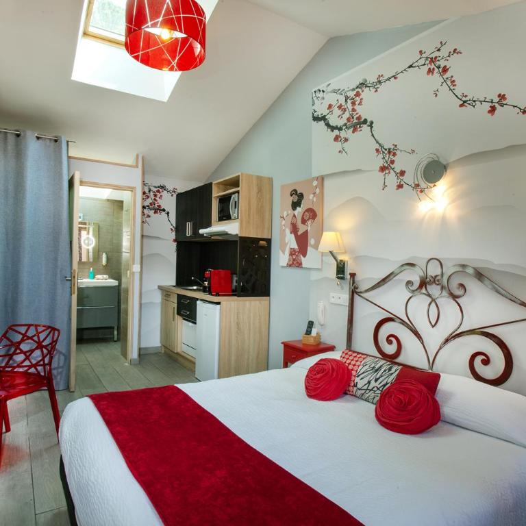 Hôtel et Appart Hôtel Les Flots Bleus - Studio - Vue sur Piscine - 5