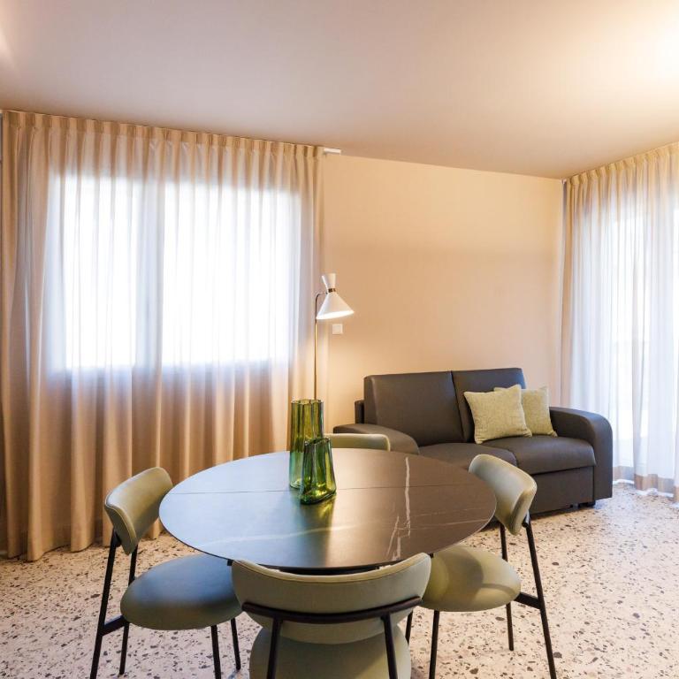Casa Colombo Apartments - One-Bedroom Apartment - 11