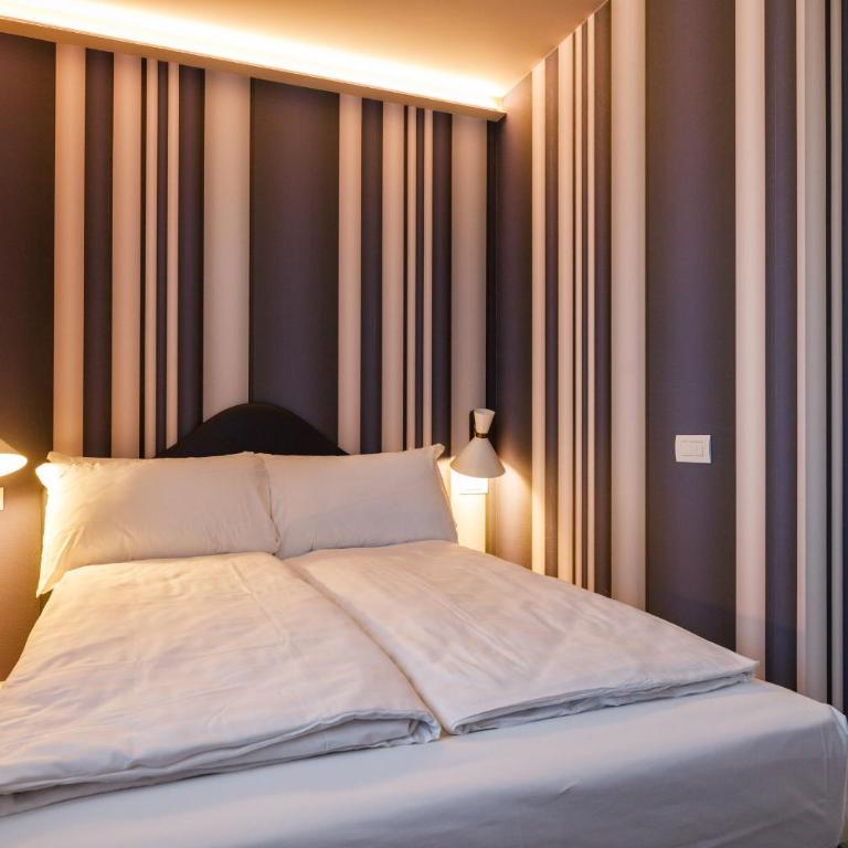 Casa Colombo Apartments - Two-Bedroom Apartment - 18