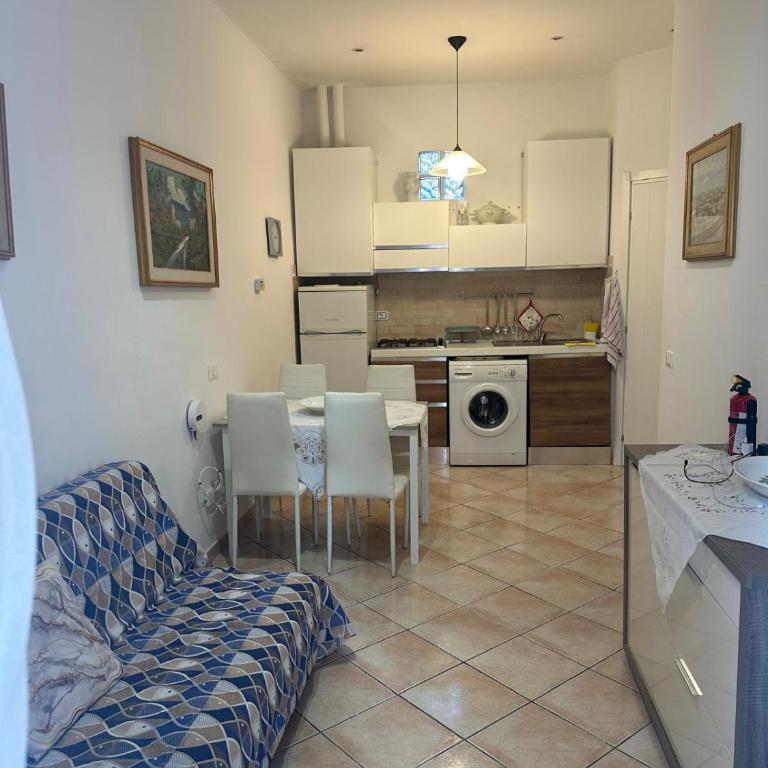 La Spezia center convenient stay - One-Bedroom Apartment - 5
