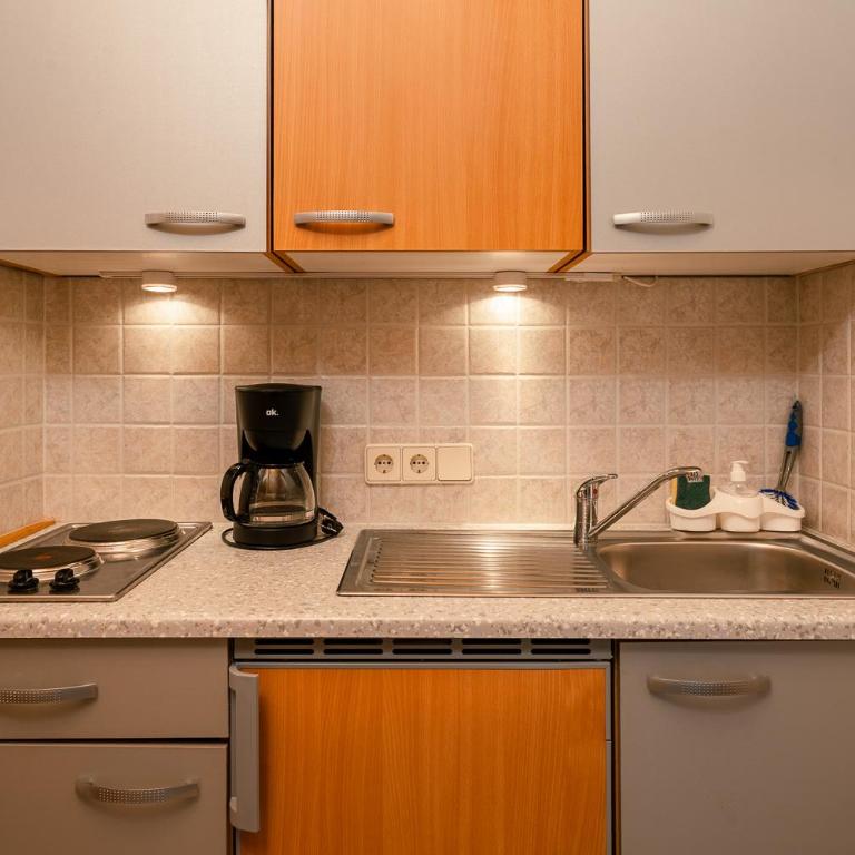 Frühstückspension Zippo - Doppelzimmer mit Balkon - 1