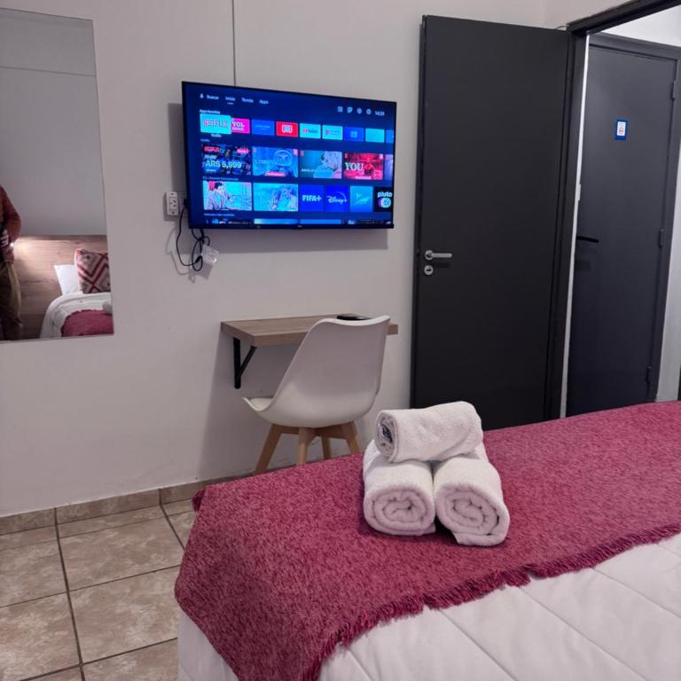 Rolando Beds - Family Room with Private Bathroom - 8
