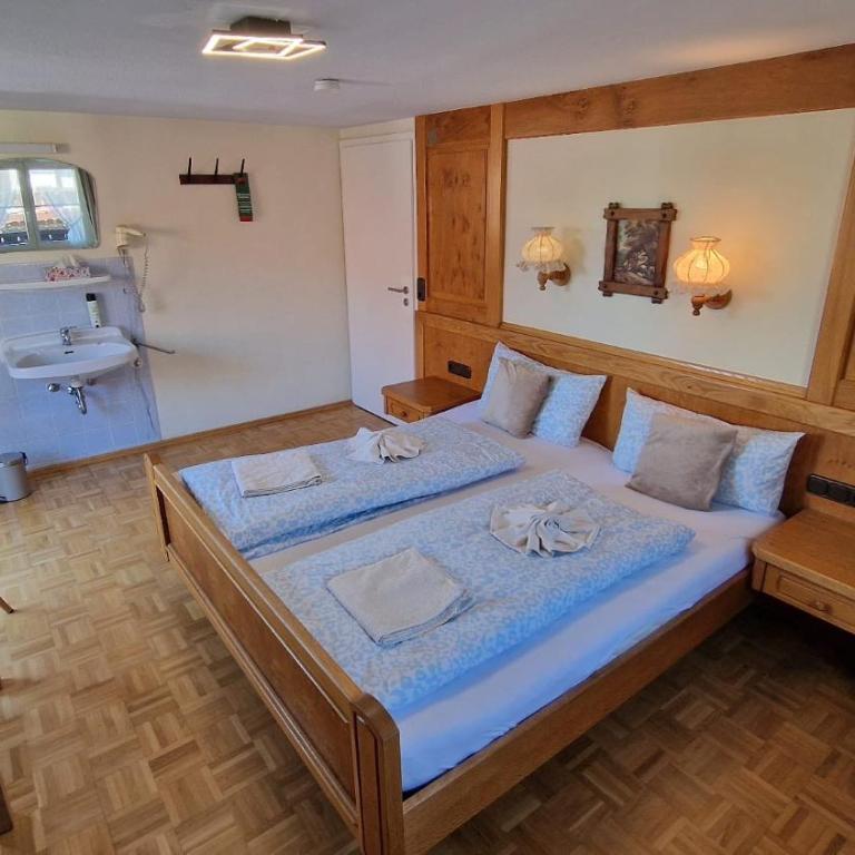 Alpen Hotel Martin - Doppelzimmer mit Balkon - 7