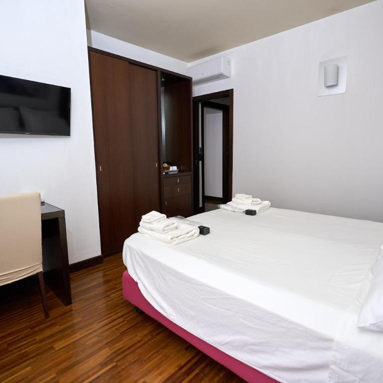Gemini Rooms - Camera King Standard - 1