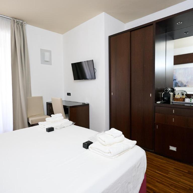 Gemini Rooms - Camera King Standard - 3