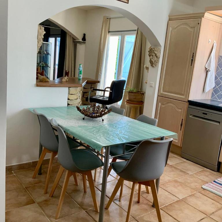 Villa provençale La Banisté - Maison 4 Chambres - 44