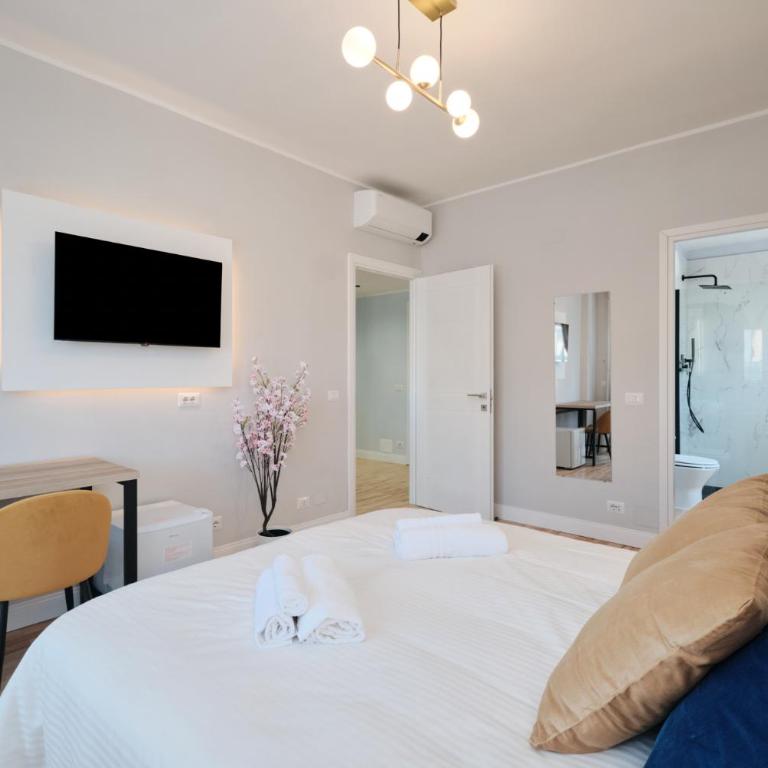 Bright Room 2 min Metro B 20 min Colosseum private bathroom swimming pool free parking - Camera Matrimoniale con Bagno Privato - 3