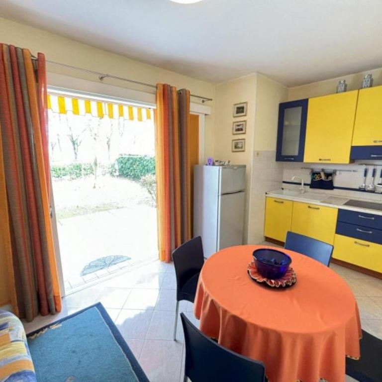 Spacious flat with private garden - Apartment - 2