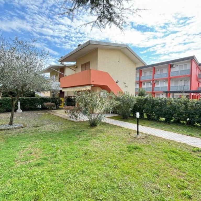 Spacious flat with private garden - Apartment - 9
