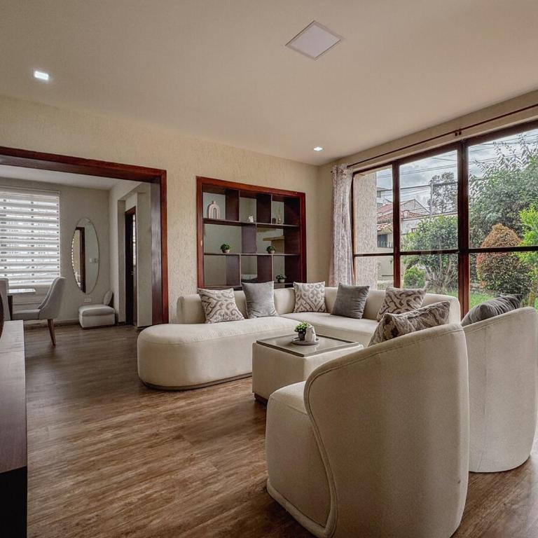 Espacio premium para grupos, a 2 min del centro - Three-Bedroom Apartment - 13