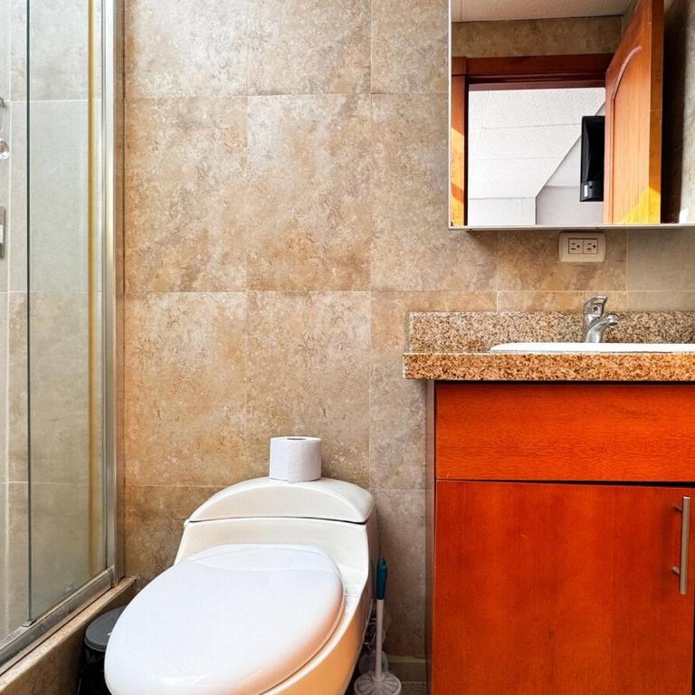 Espacio premium para grupos, a 2 min del centro - Three-Bedroom Apartment - 14