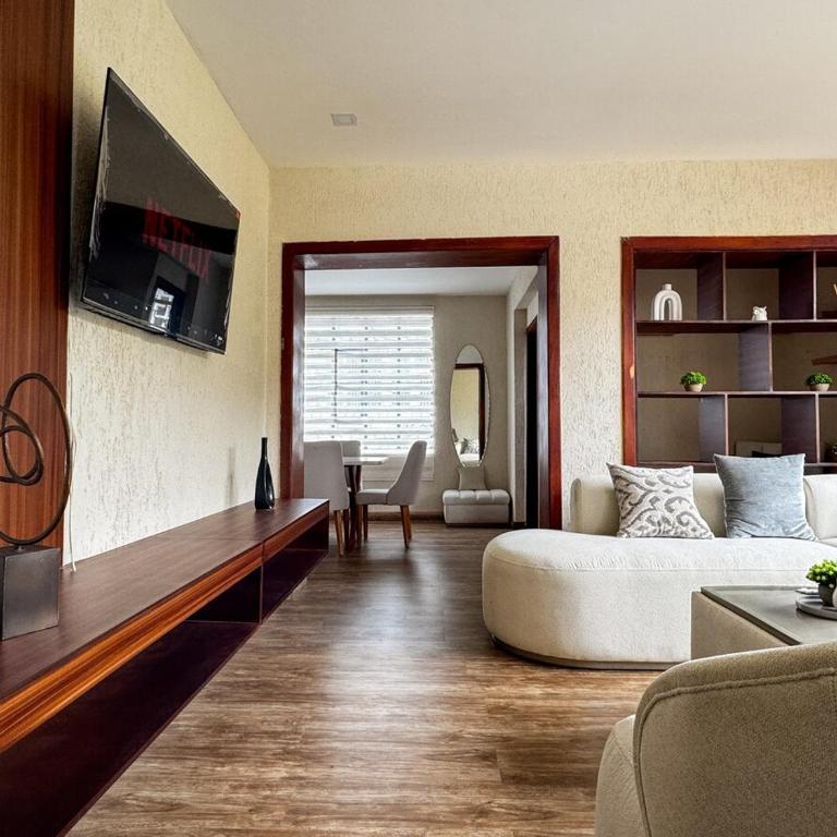 Espacio premium para grupos, a 2 min del centro - Three-Bedroom Apartment - 27