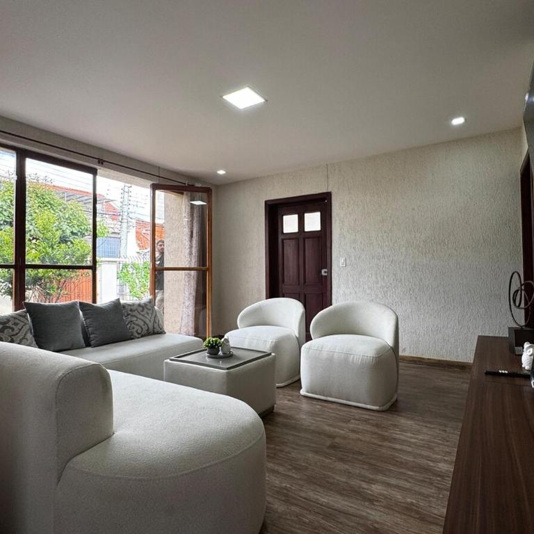 Espacio premium para grupos, a 2 min del centro - Three-Bedroom Apartment - 28
