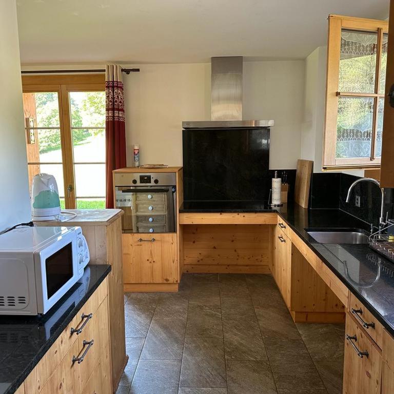 PetitChevrier - 6BR Spacious Chalet in Villars - Designed for Accessibility - Chalet - 17