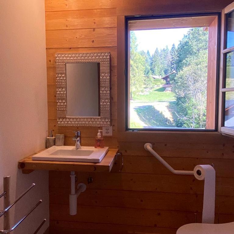 PetitChevrier - 6BR Spacious Chalet in Villars - Designed for Accessibility - Chalet - 26