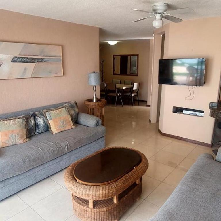 Hermosa planta baja con piscina, acceso a la Playa!!! - Apartamento Deluxe de 2 dormitorios con vistas al jardín - 9