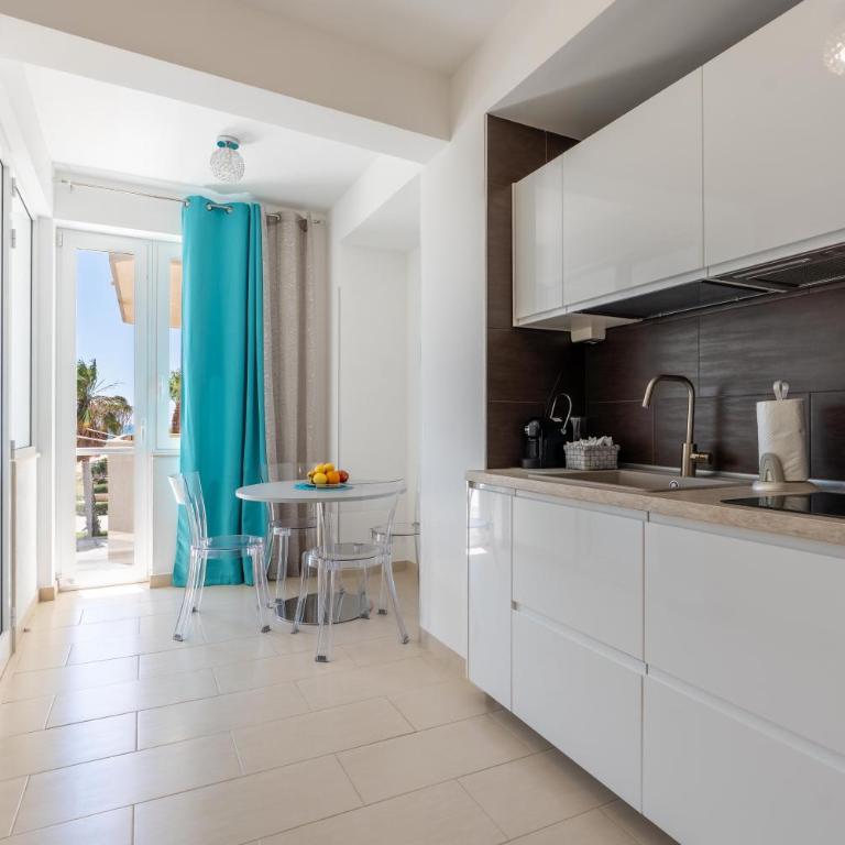 MADAGÌ Beachfront Apartments - Apartamento Deluxe - 4