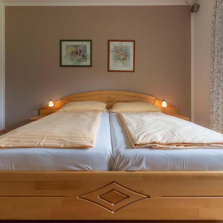 Pension Strauß - Doppelzimmer mit Balkon - 1